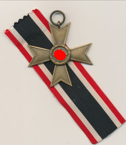 KVK Kriegsverdienstkreuz 1939 OHNE Schwerter mit Hersteller Punze " 99 "