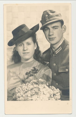 Hochzeit deutsche Wehrmacht Infanterie Jäger mit Feldmütze Original Portrait Foto WK2