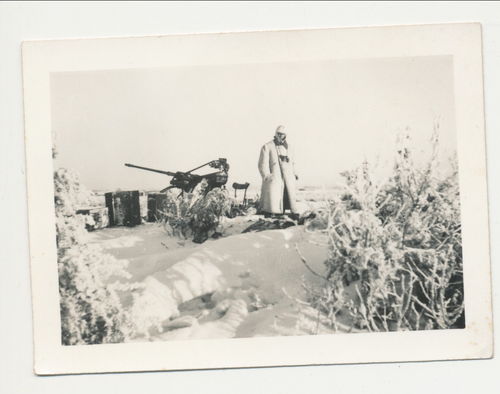 Deutsche Luftwaffe Flak Geschütz Stellung im Winter - Original Foto WK2