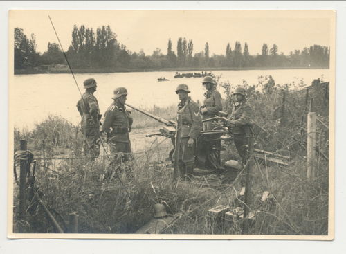 Flak Geschütz zur Sicherung am Flussübergang - Original Foto WK2