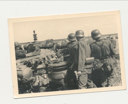 Artillerie Bedienung mit Ausrüstung Entfernungsmesser Messgerät Technik - Original Foto WK2