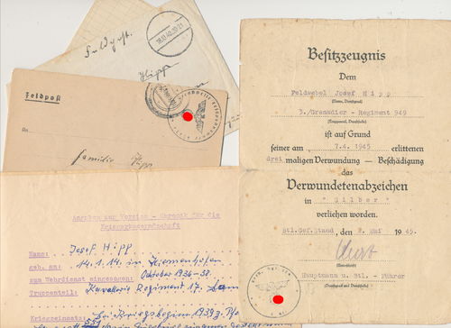 Urkunde Grenadier Rgt 949 FW Hipp Verwundetenabzeichen Silber MAI 1945 & Feldpost & Historie Chronik