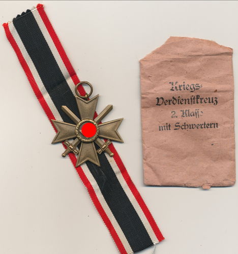 KVK Kriegsverdienstkreuz 2. Klasse mit Schwertern Hersteller Punze "100"  in Verleihungstüte