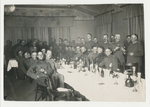 Grosse Gruppen Aufnahme Foto Offiziers Kasino deutsche Offiziere WK1