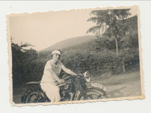 Original Foto Frau mit Motorrad NSU um 1930