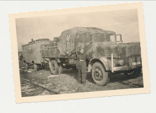 Wehrmacht Fahrzeug mit Tarnung Tarn Farbe camo Original Foto WK2