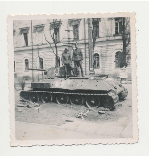 Panzer Wrack russischer Sowjet T34 - Original Foto WK2