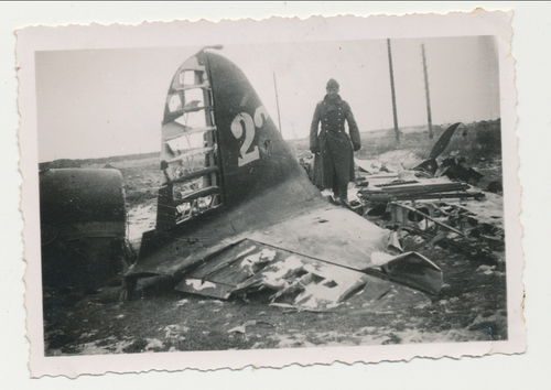 Abgeschossenes russisches Flugzeug - Original Foto WK2