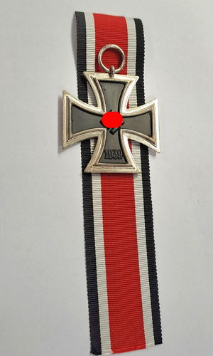 TOP EK2 Eisernes Kreuz 1939 2. Klasse mit Band frostig versilbert mit Hst Punze 106 Schneider Wien
