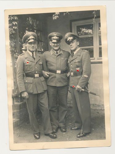 Grosses Portrait Foto Luftwaffe Flieger mit Flugzeugführer Abzeichen & Dolch Borddolch WK2