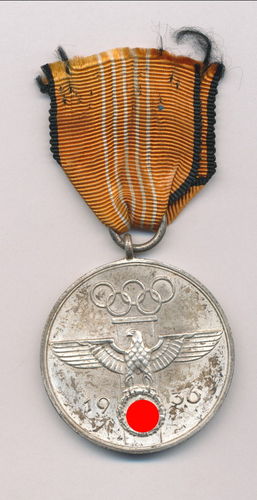 Olympia Medaille 1936 am Band