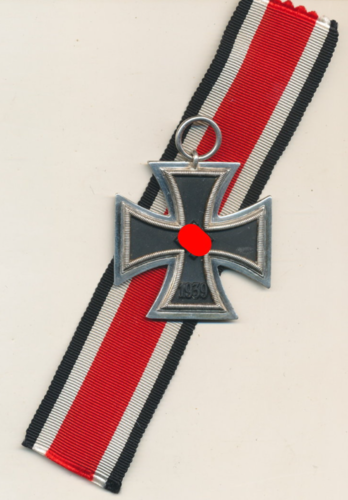 EK2 Eisernes Kreuz 1939 2. Klasse mit Band des Herstellers "109" Walter & Henlein Gablonz